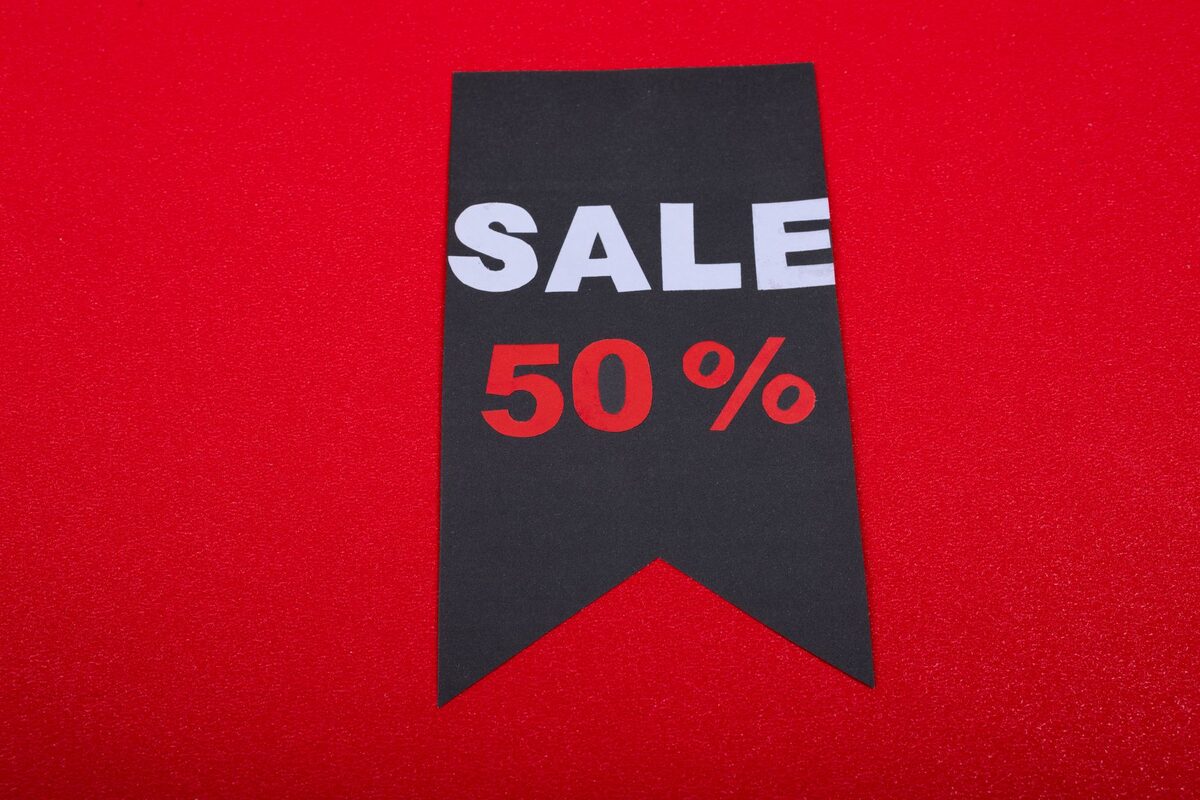 Zawieszka z napisem Sale 50 procent