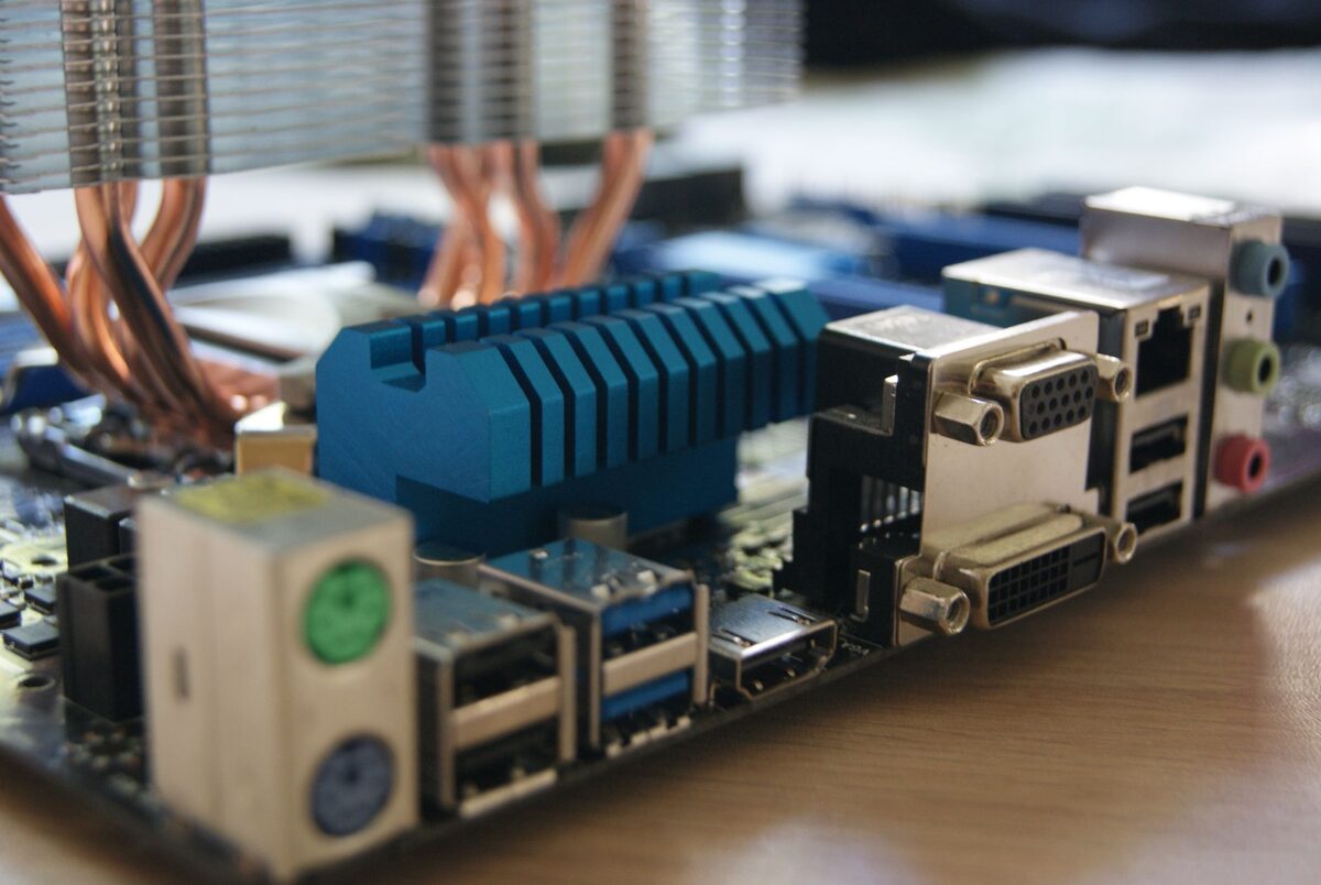 Porty USB — dlaczego przestają działać w komputerze