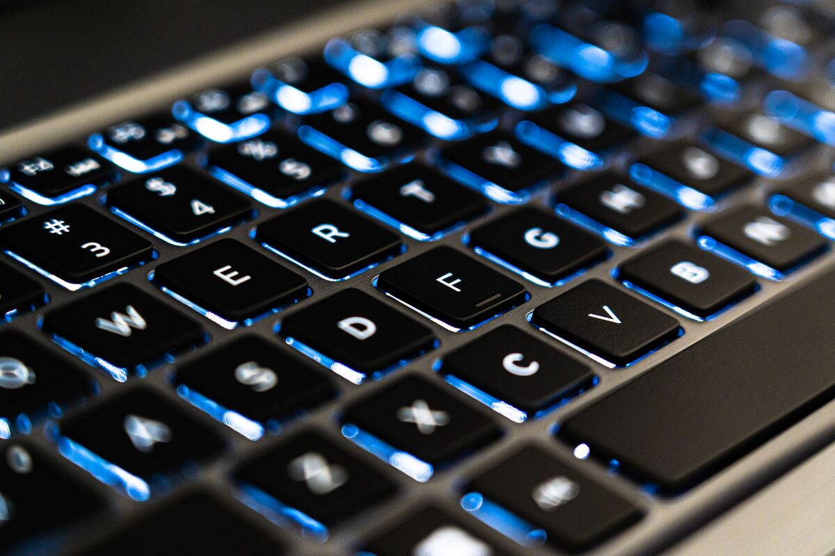Klawiatura laptopa z bliska